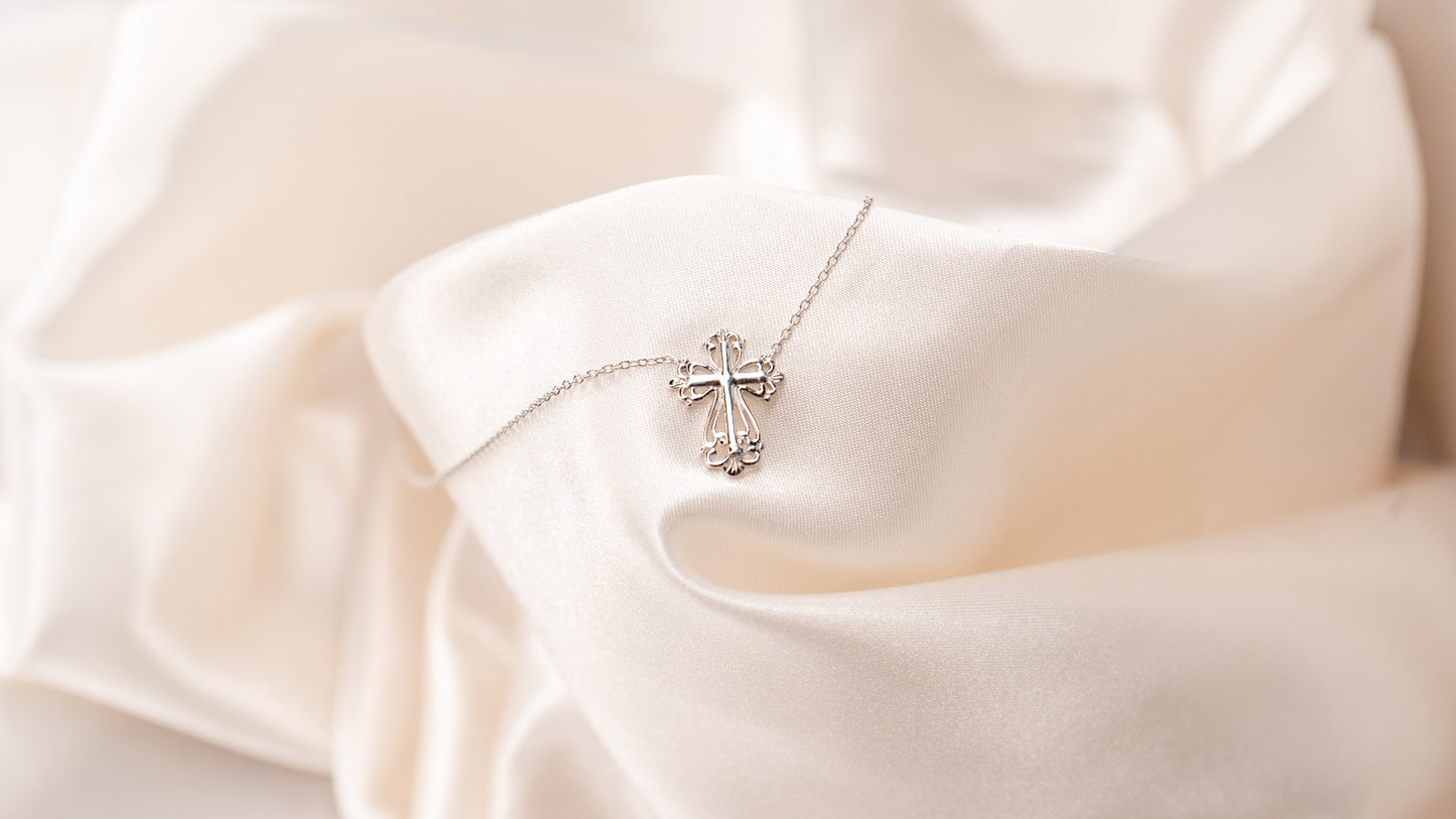 "Vintage Cross" Silver Necklace    "Cruz Vintage" Collar de plata